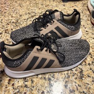 Adidas Men's Gray and Tan Sneakers